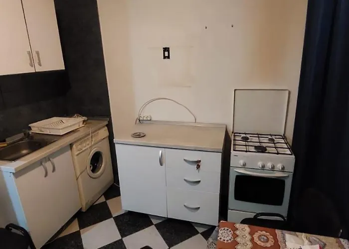 Studio Bucuresti * Bucureşti